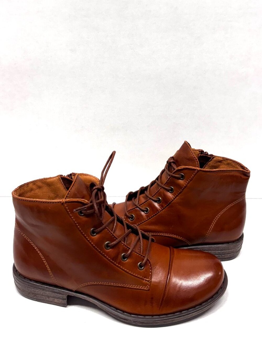 MIZ MOOZ LEATHER LACE UP BOOTIE SIDE ZIP BRANDY 37EU / 7US NEW B-18